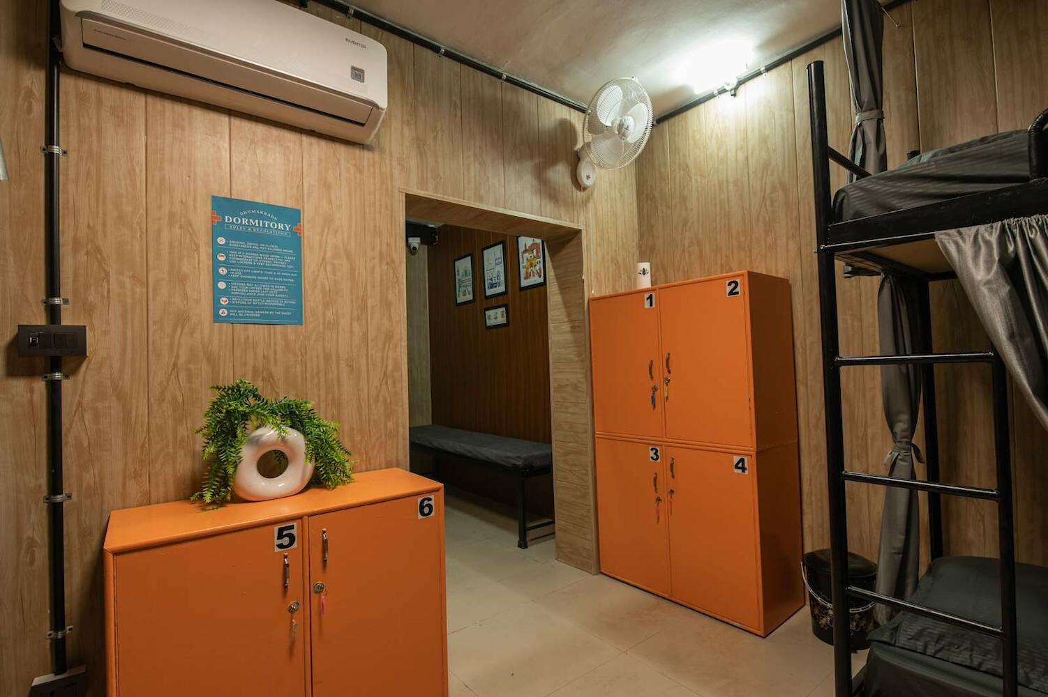 Ghumakkads Hostel, New Delhi