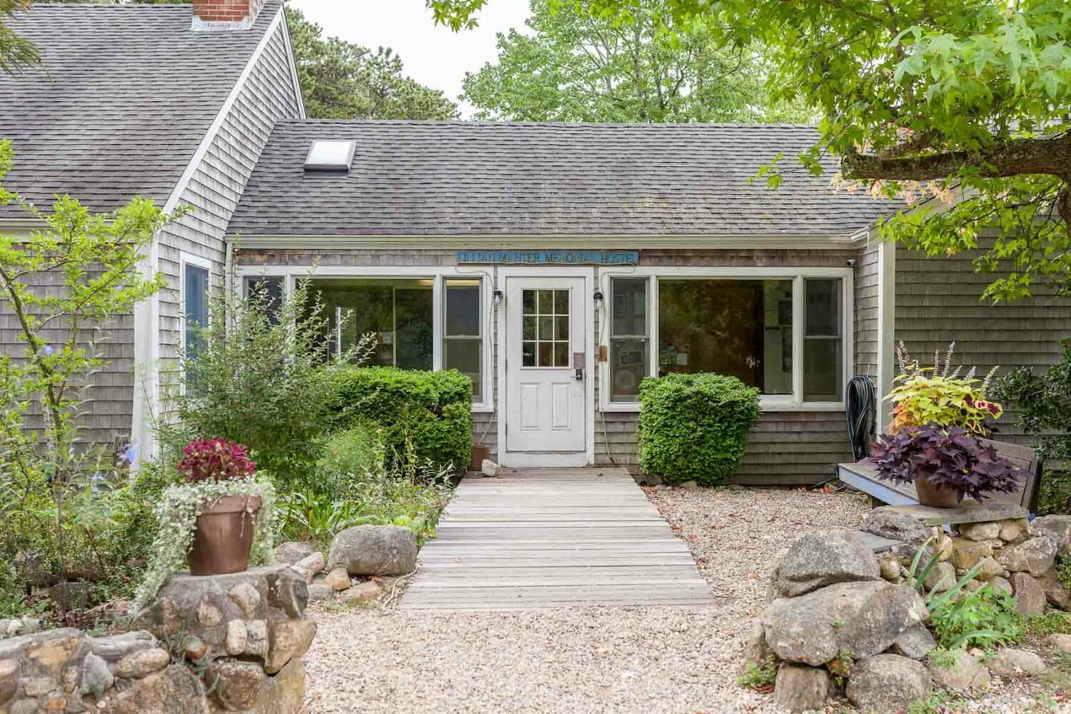 Where to stay in Martha's Vineyard on a budget Where to stay in Martha's Vineyard on a budget