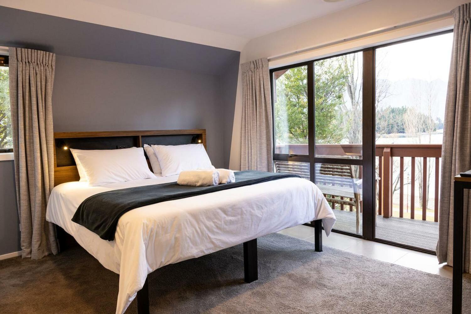Haka House Queenstown Lakefront