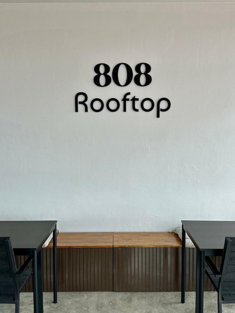 Pier 808, Bangkok