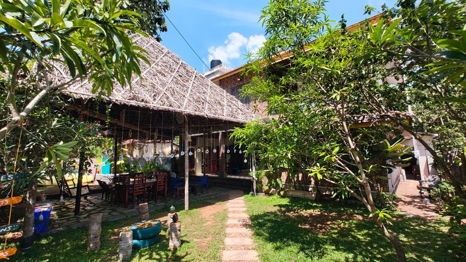 Sky's Surf Hostel, Varkala