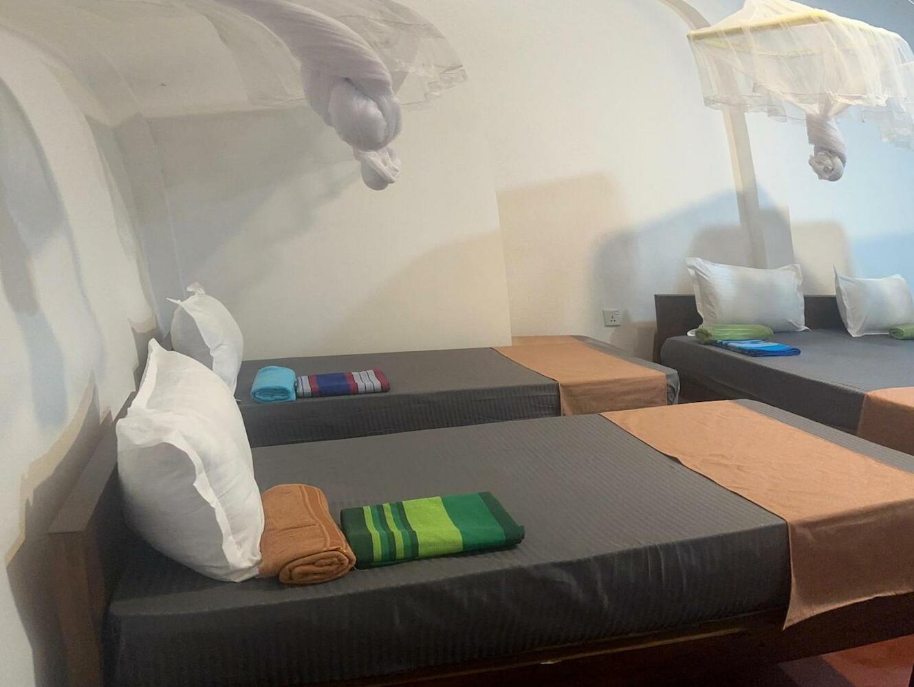 Sigiriya Cashew Nuts Land Hostel, Sigiriya