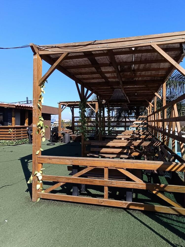 Curvao Surf House, Guarujá