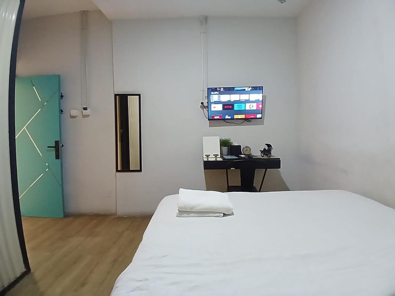 Pinx's Hostel, Jakarta