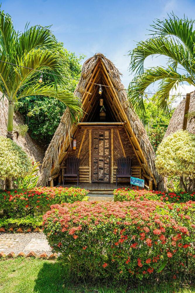 Tiki Hut Hostel, Palomino