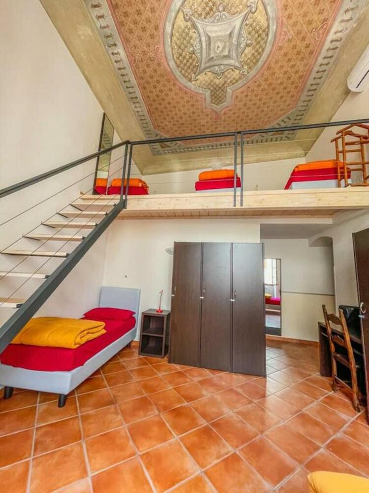 Emerald Palace B&B, Florence