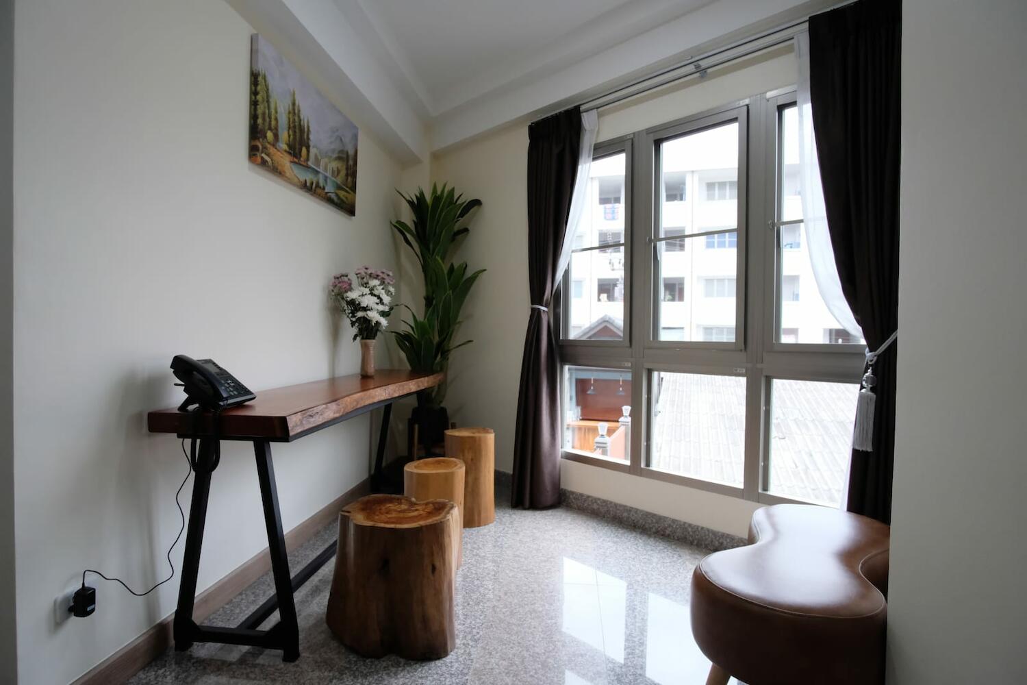 Chali's Family Hotel & Hostel