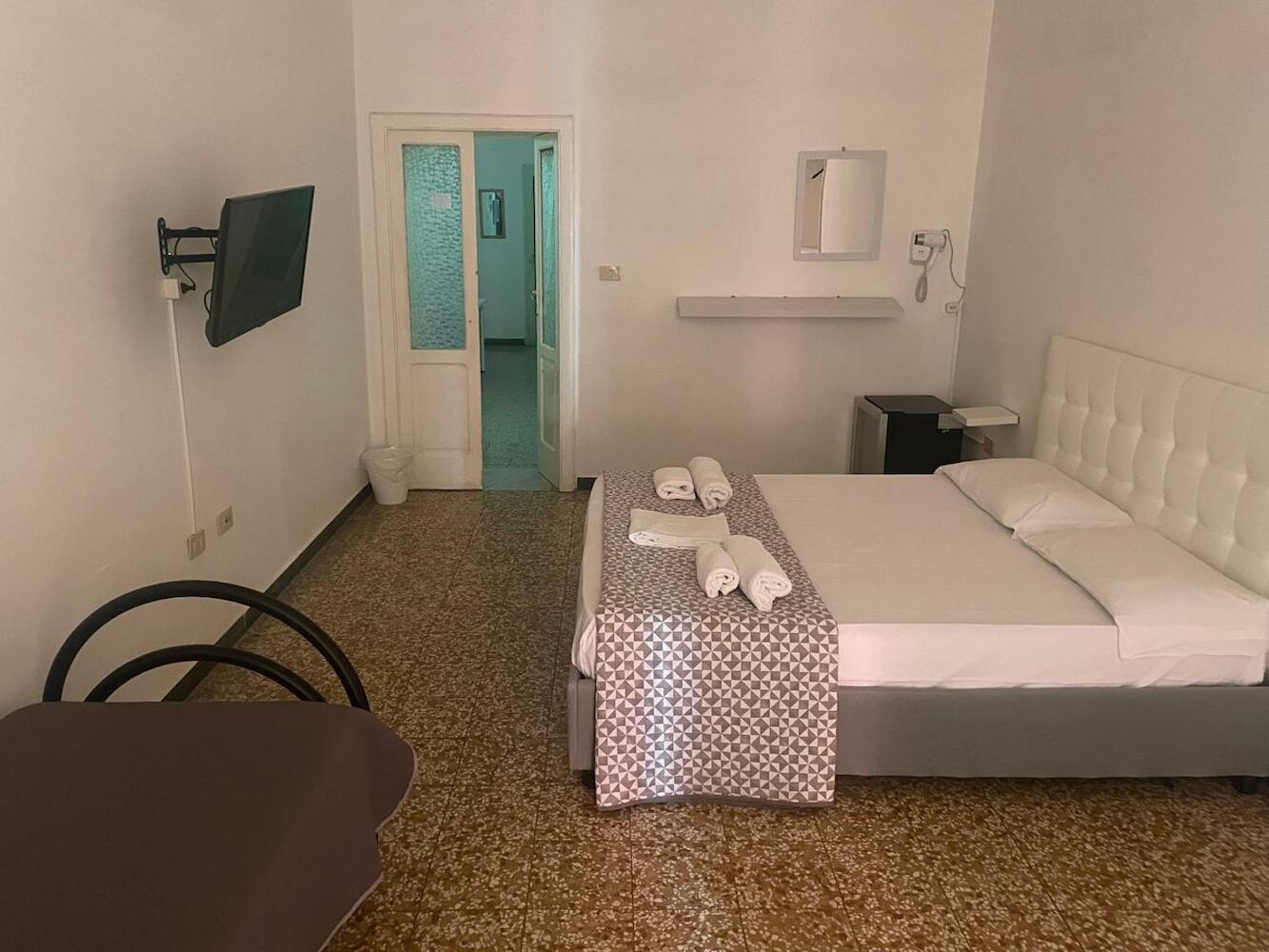 Dama HostelBB