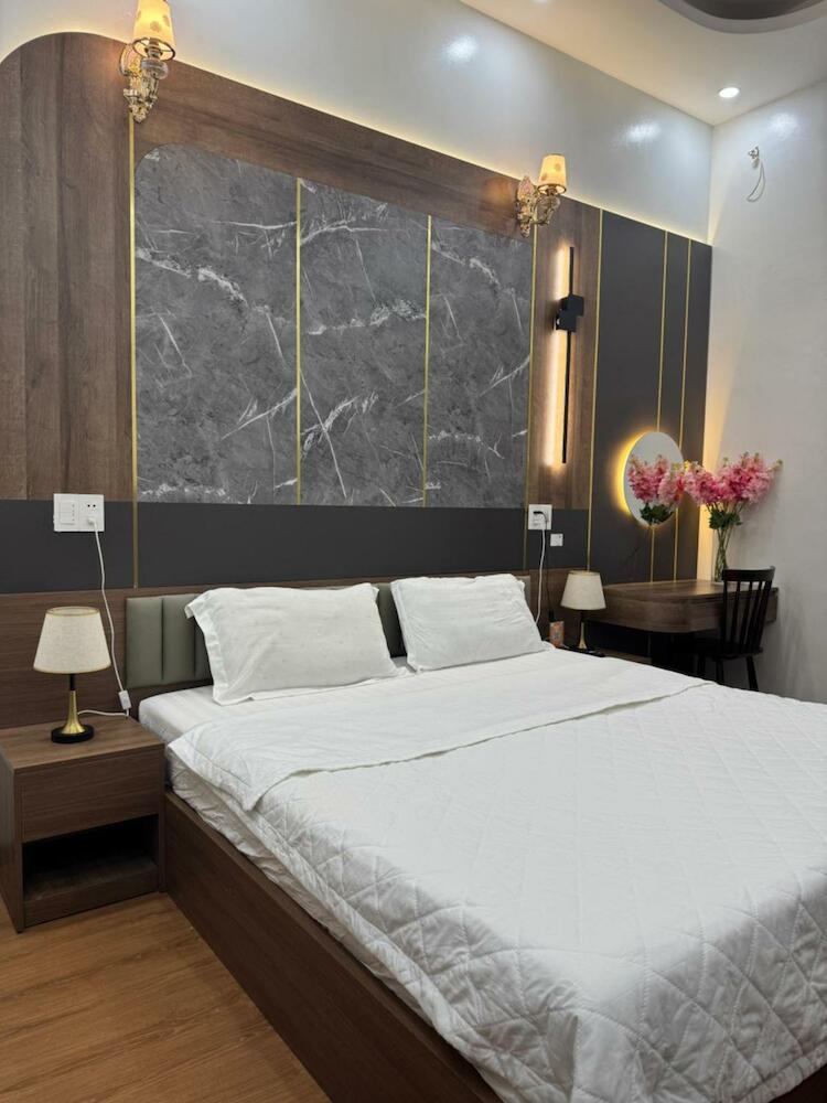 Odyssey Hostel, Tours & Motorbikes Rental, Ha Giang