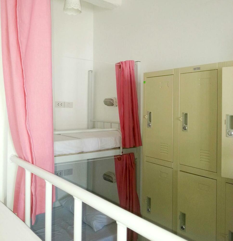 Ploy Hostel, Bangkok