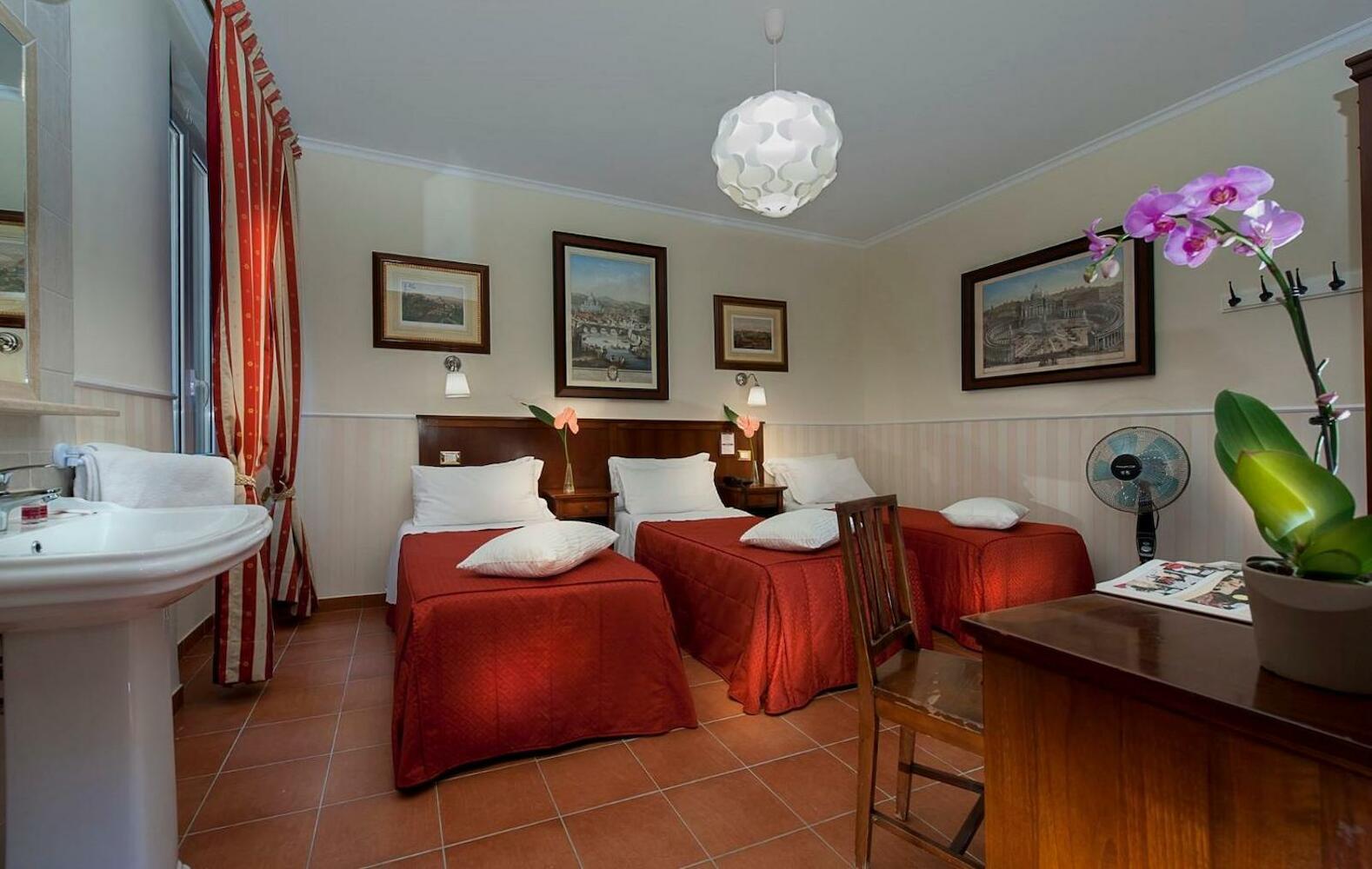 Budget Rooms Des Arts, Rome