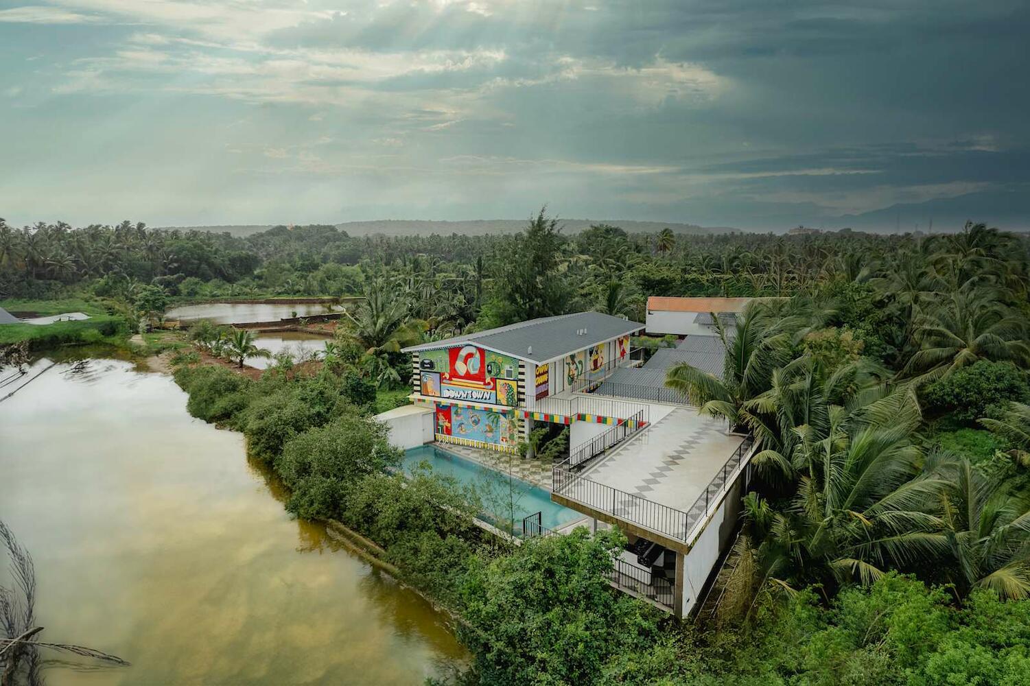 Downtown Hostel Armabol - The River Side Hostel, Goa