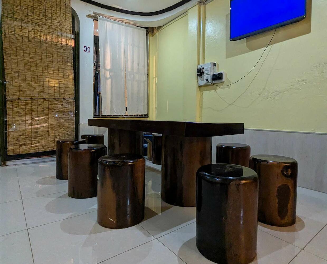 Non Pakse Hostel & Coffee House