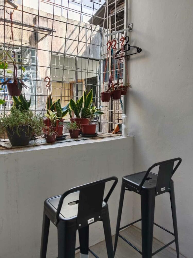 Ride & Rest Aris Lodge, Kuching