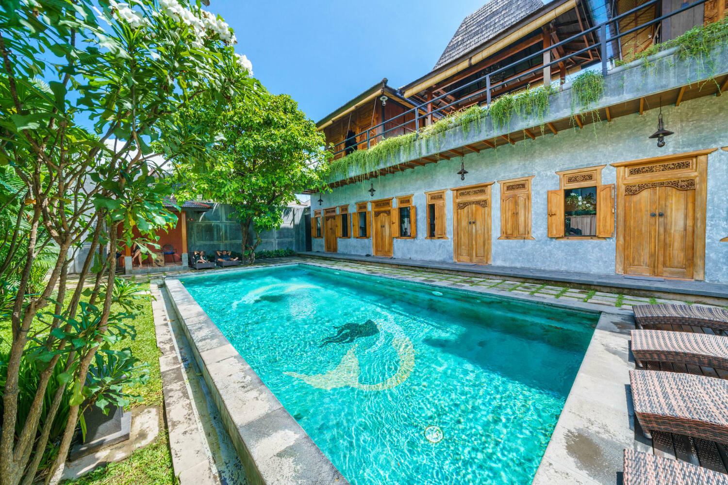 Black Pearl Hostel