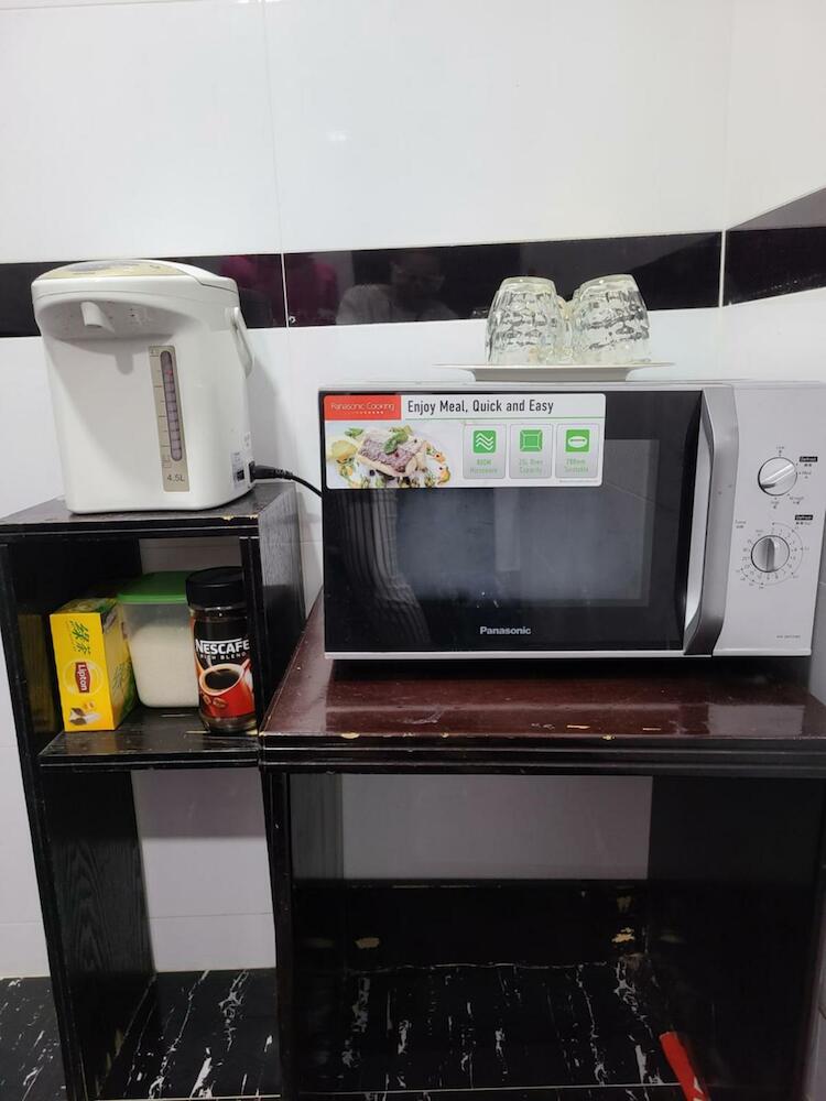 Days Hotel - Hostel