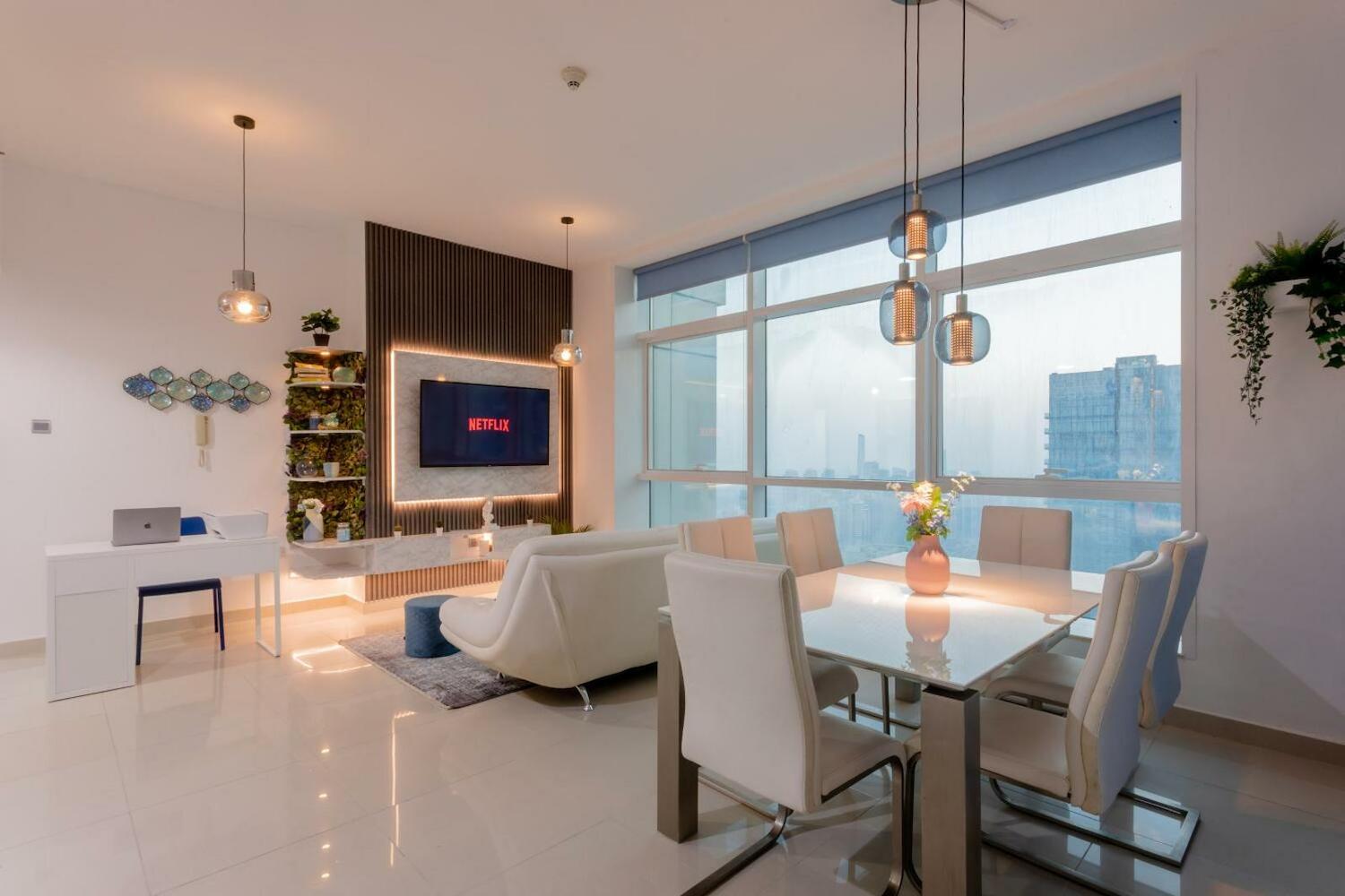 Next'house - Skyview Deluxe Hostel, Dubai