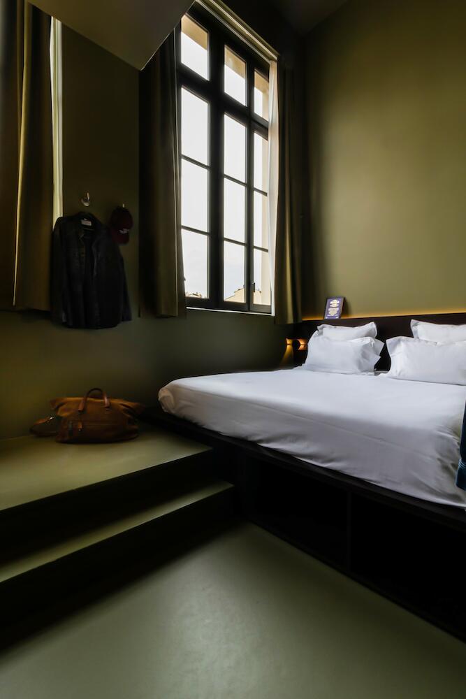 The People - Lyon, Lyon