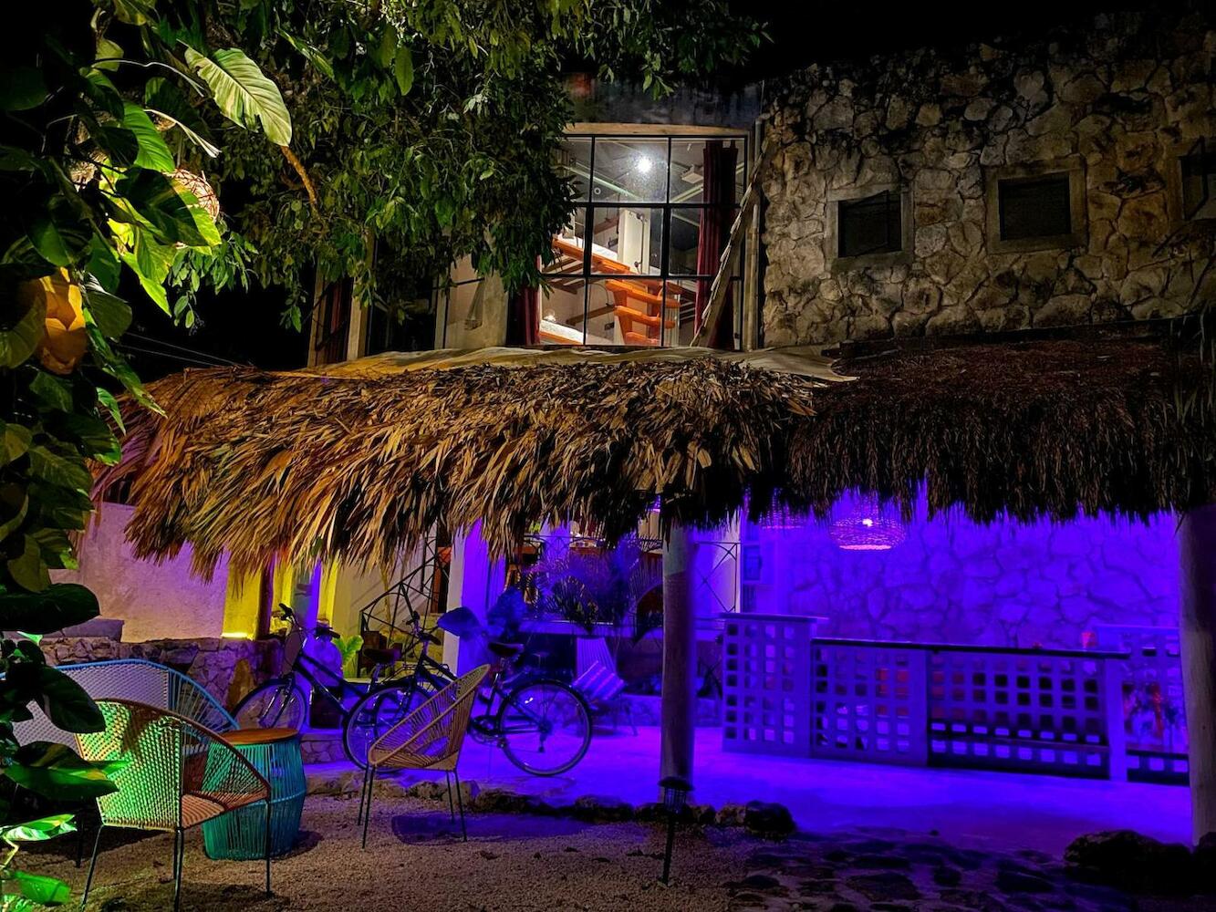 Elmar Hostal, Bacalar