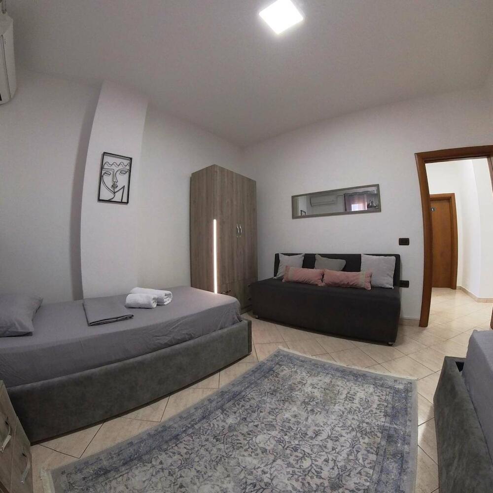 Hostel By Fenix