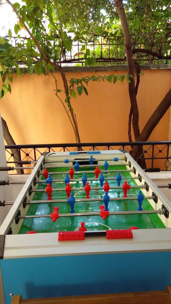 Mandarine Hostel, Tirana