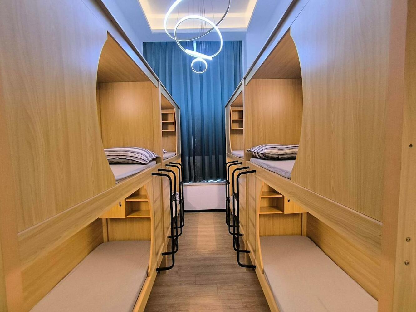 太空舱青年寓舍深圳北站youth Dormitory Shenzhen North Branch, Longhua