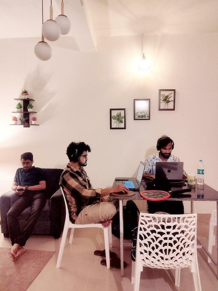 Nomad's Nest Backpackers Hostel, Guwahati