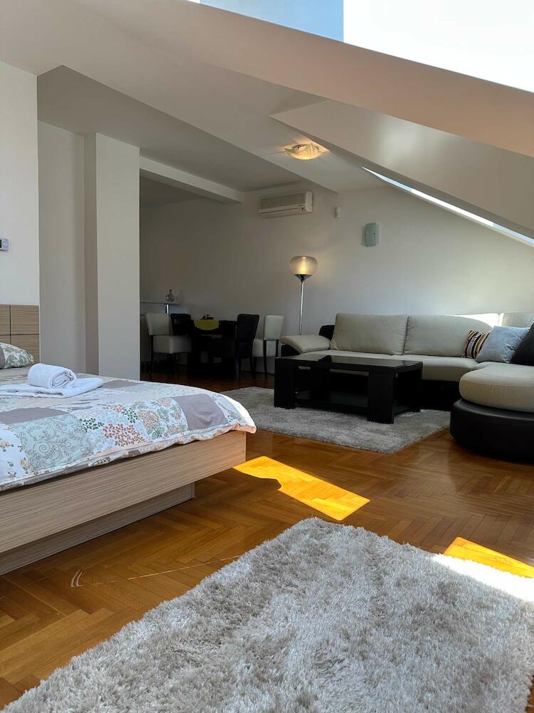 One Love 2, Sarajevo