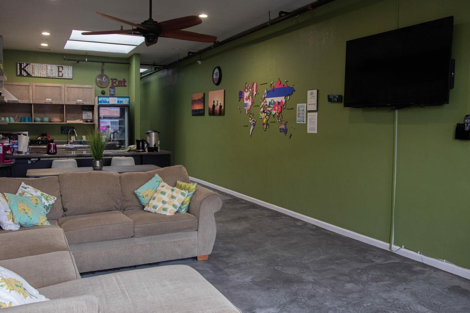 California Dreams Hostel