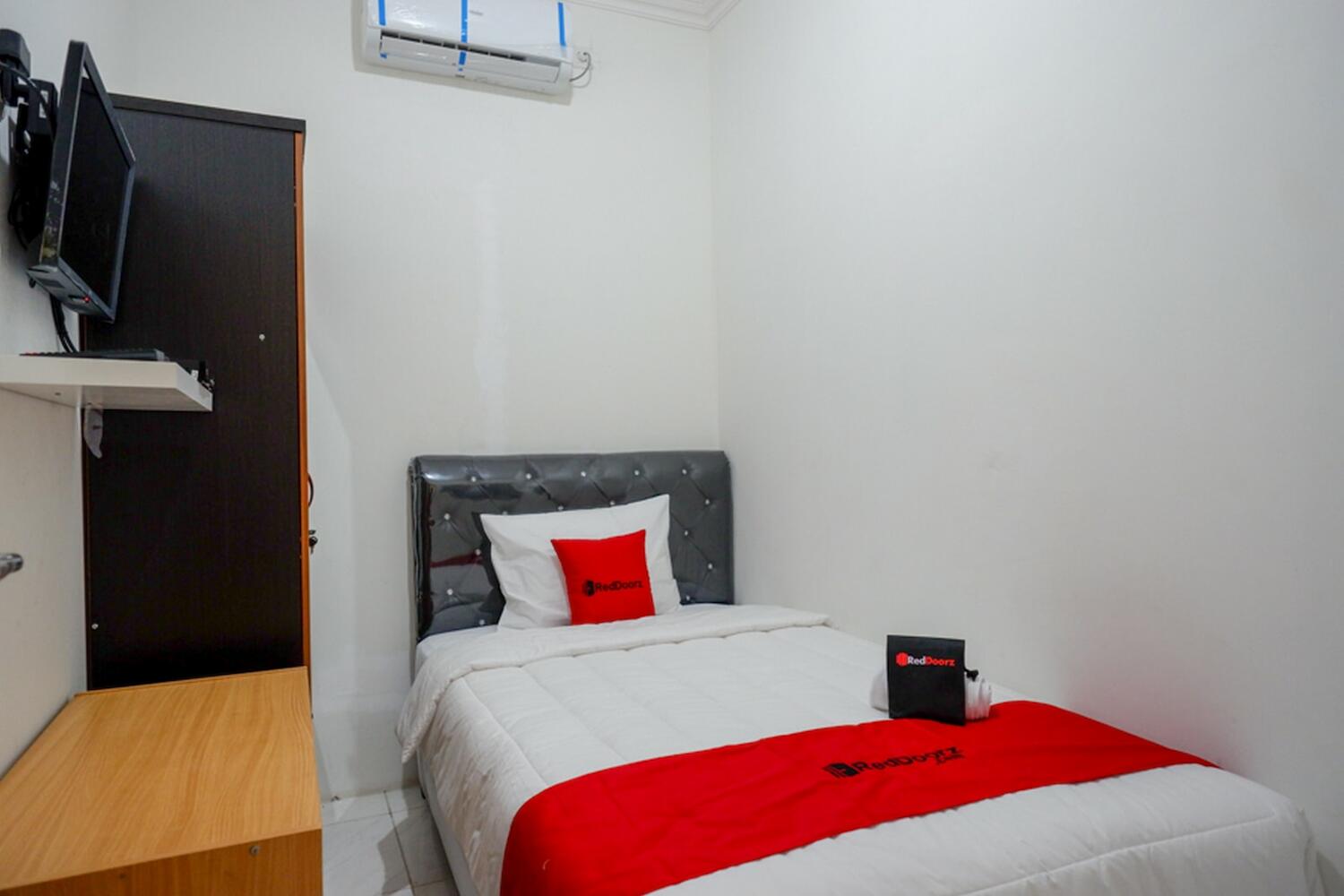 Reddoorz Hostel Near Kota Lama