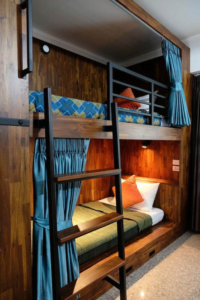 Chali's Family Hotel & Hostel