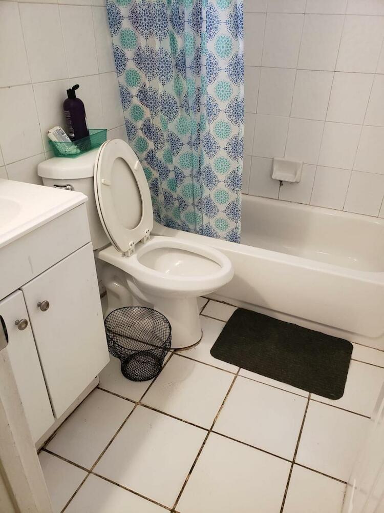 Miami cheapest hostel