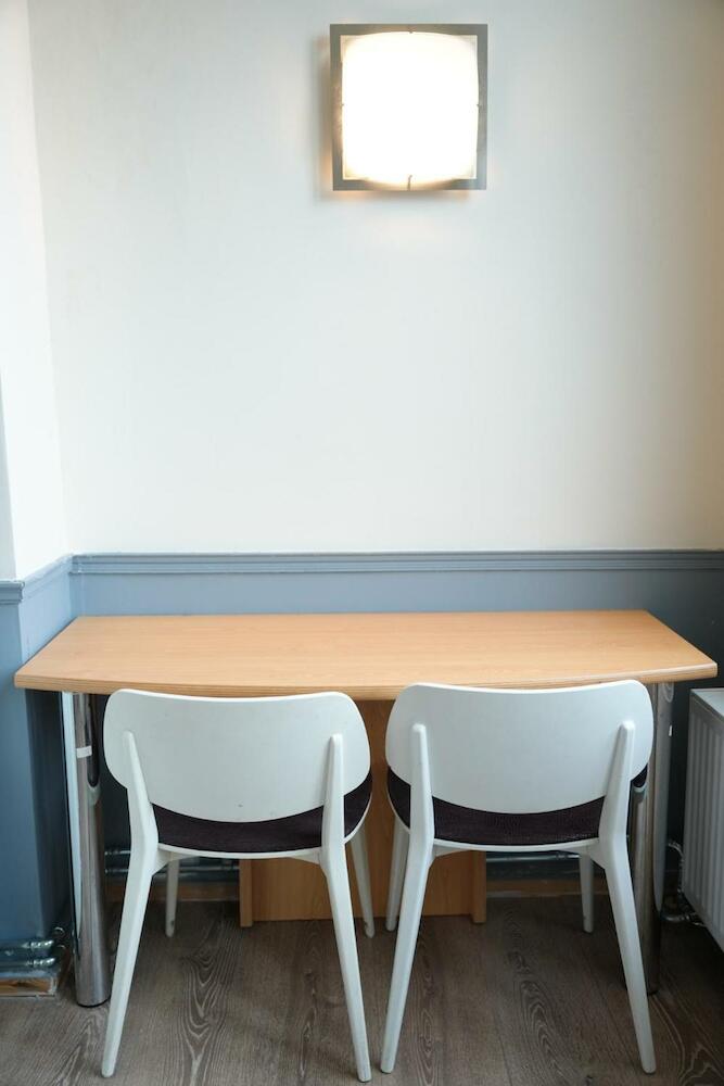 Your Hostel (midi Station), Brussels