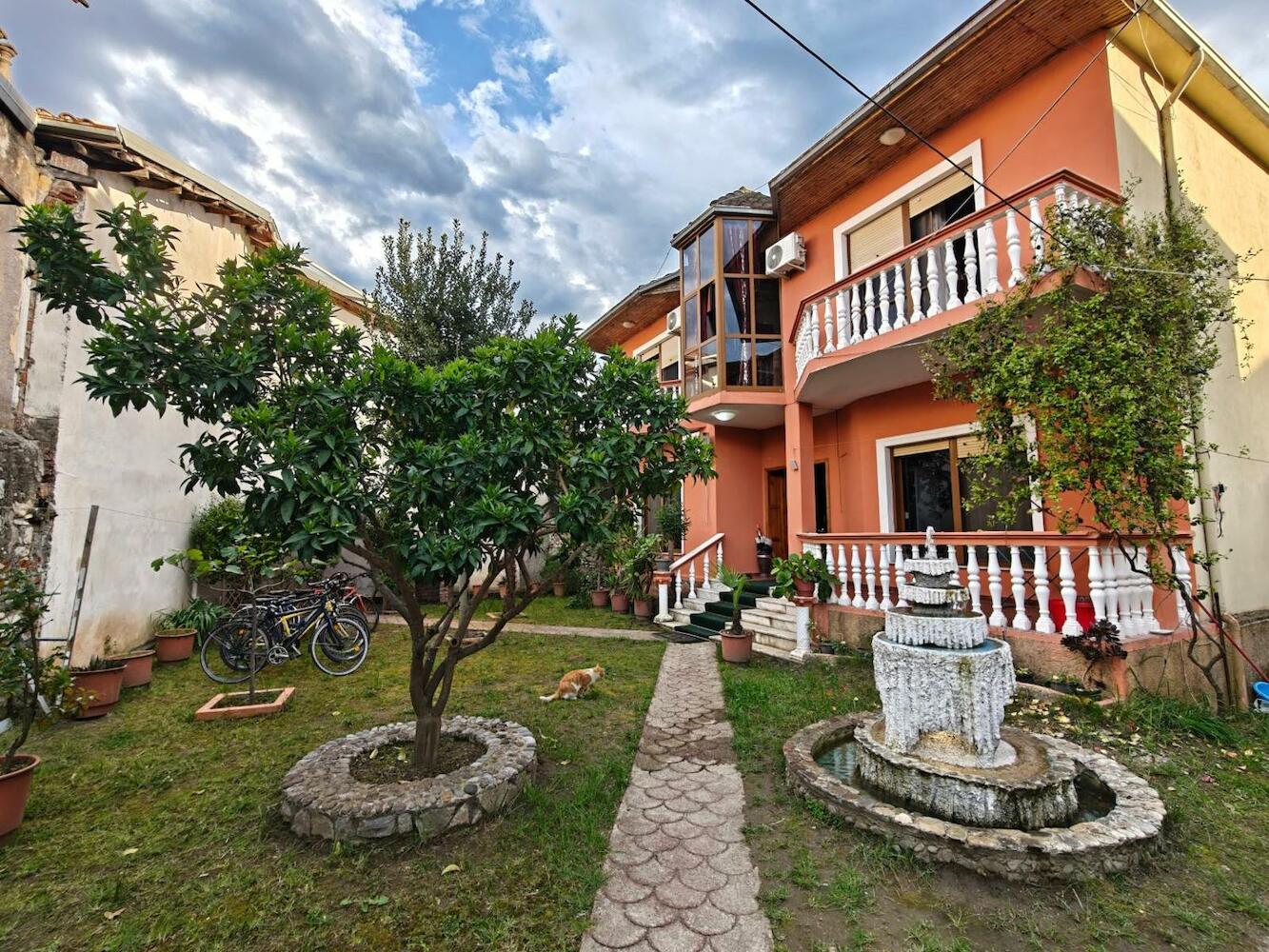 Bliss Inn Hostel & Tours, Shkoder