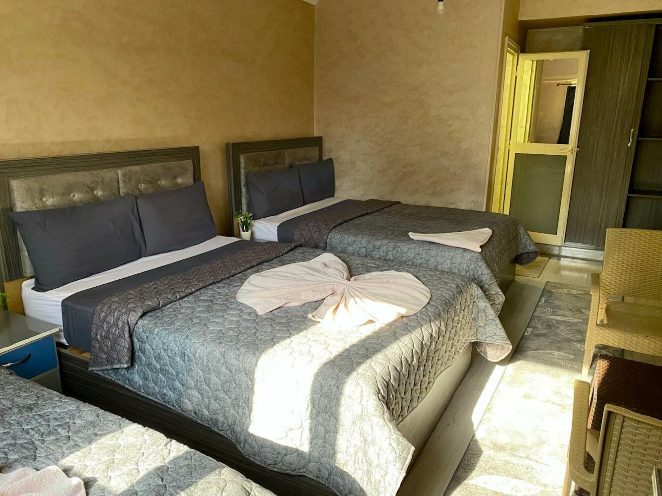 Sunset Hostel, Cairo