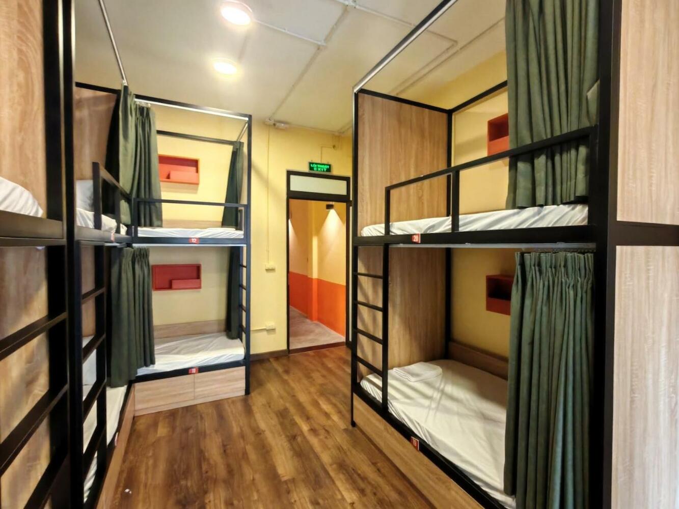 Rebel Rooster Hostel, Hanoi