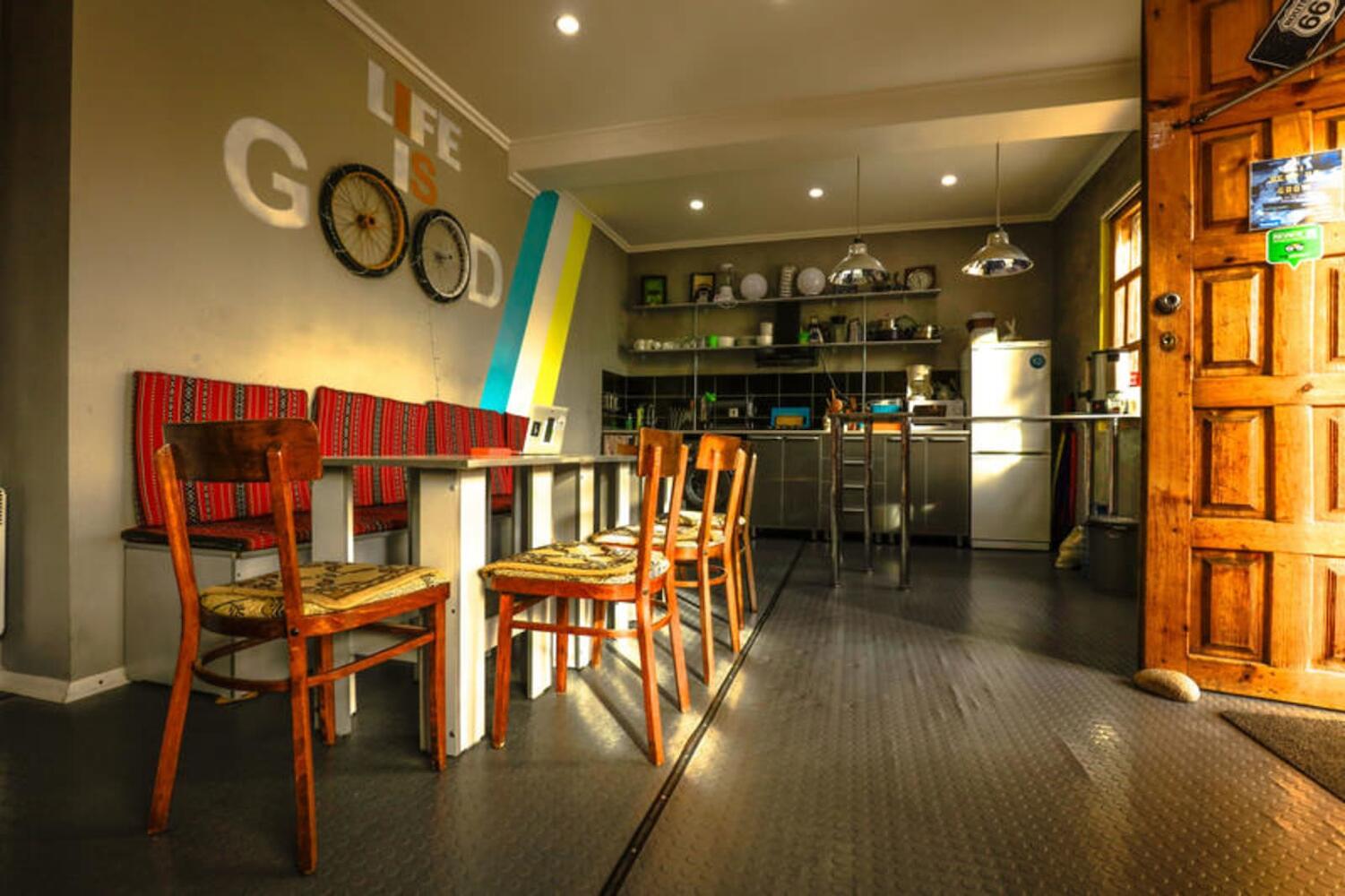 Duet Hostel, Karakol