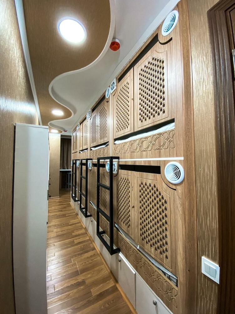 BUDGET HOSTEL
