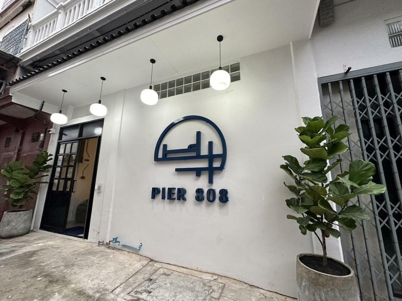 Pier 808, Bangkok