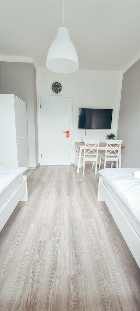 Zweibettzimmer "Grau" in zentraler Lage