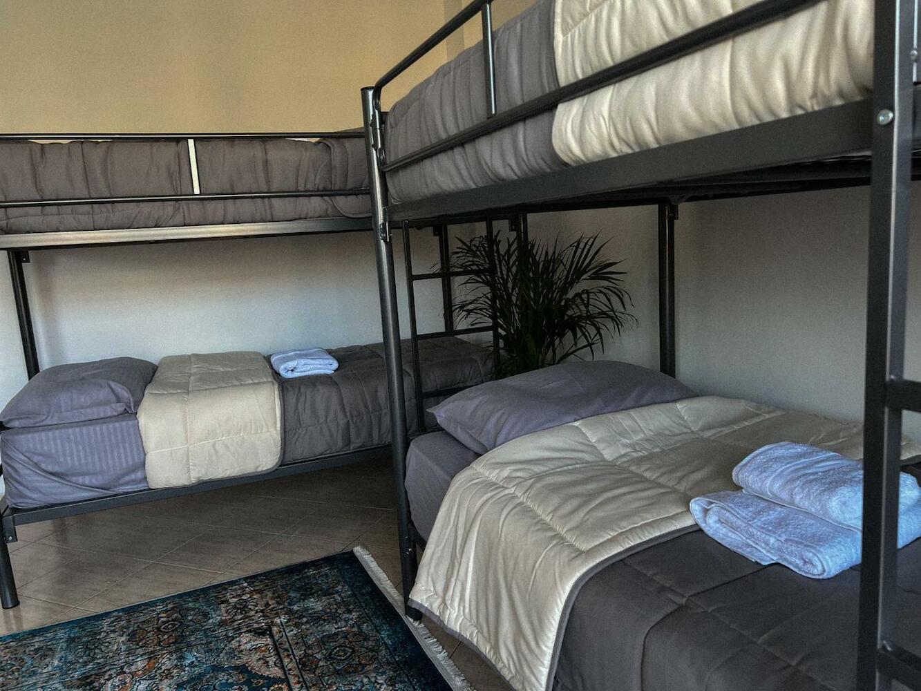 Hostel By Fenix