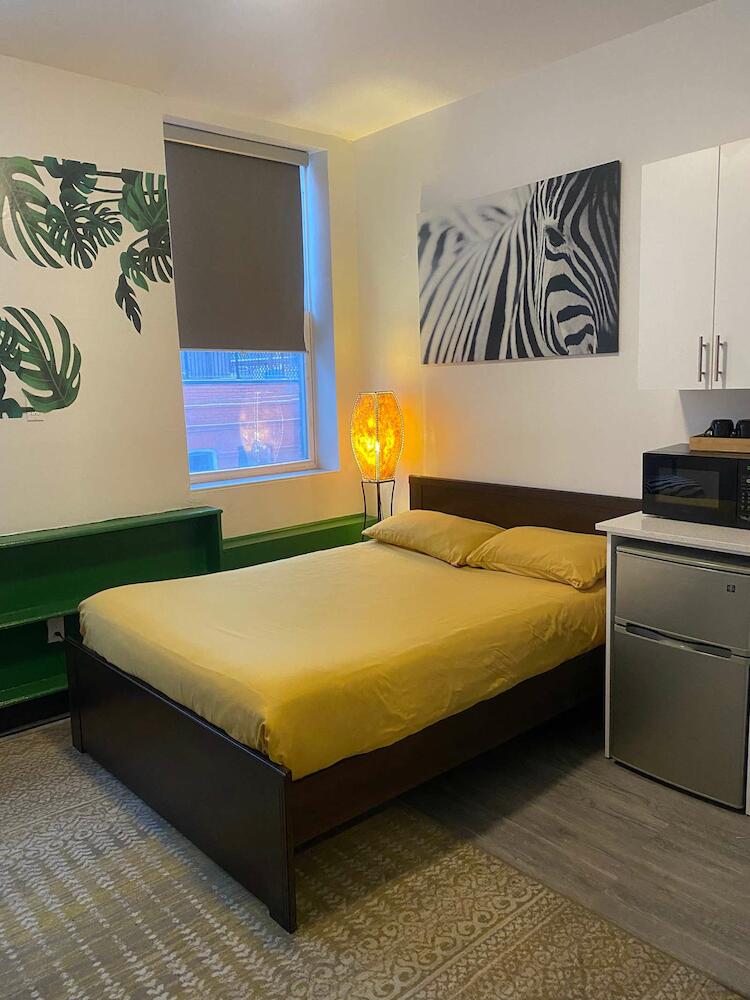Queen Nest Hotel
