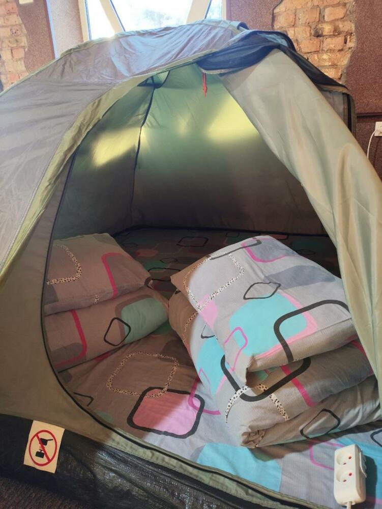 Urban Monkey Tent hostel & bar