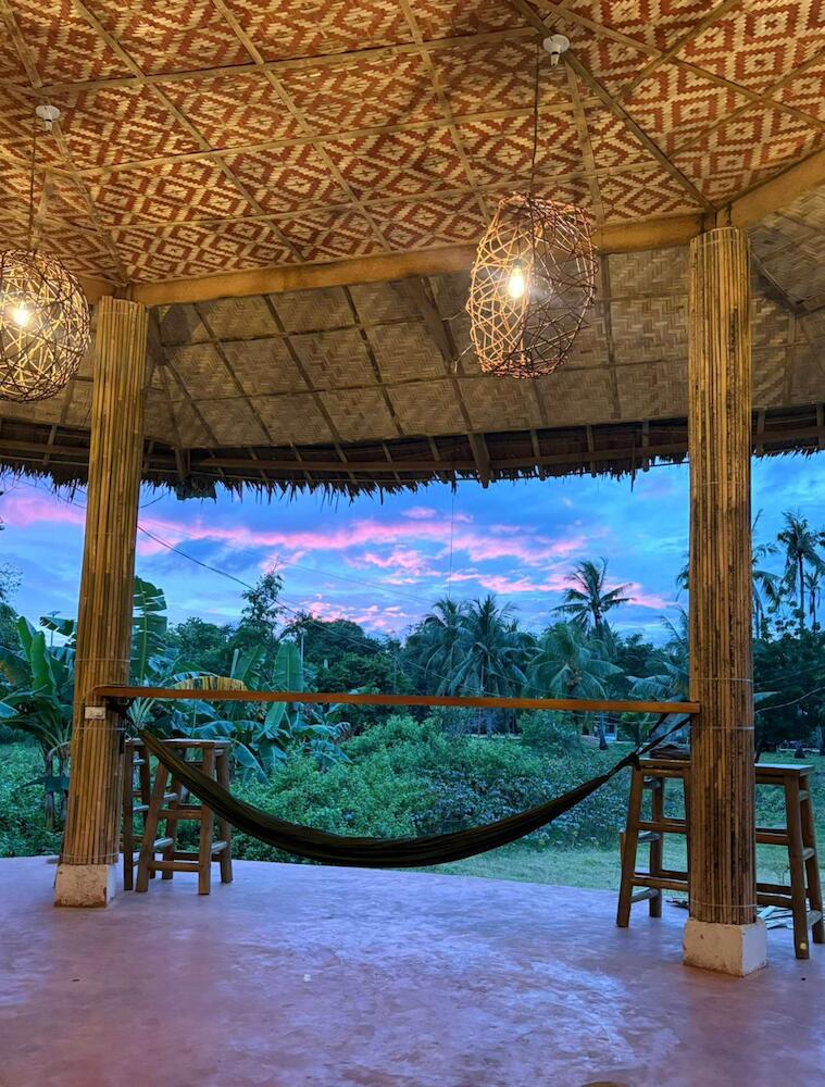 Barefoot Backpackers, Siquijor