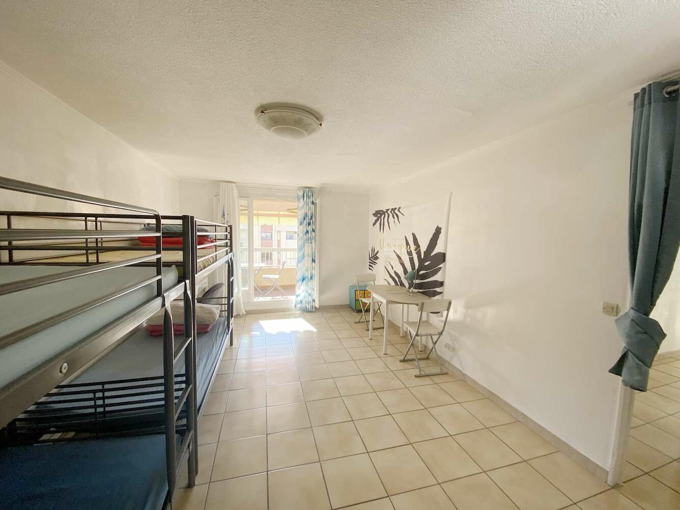 Budget-friendly Bunk/shared Room, Nice