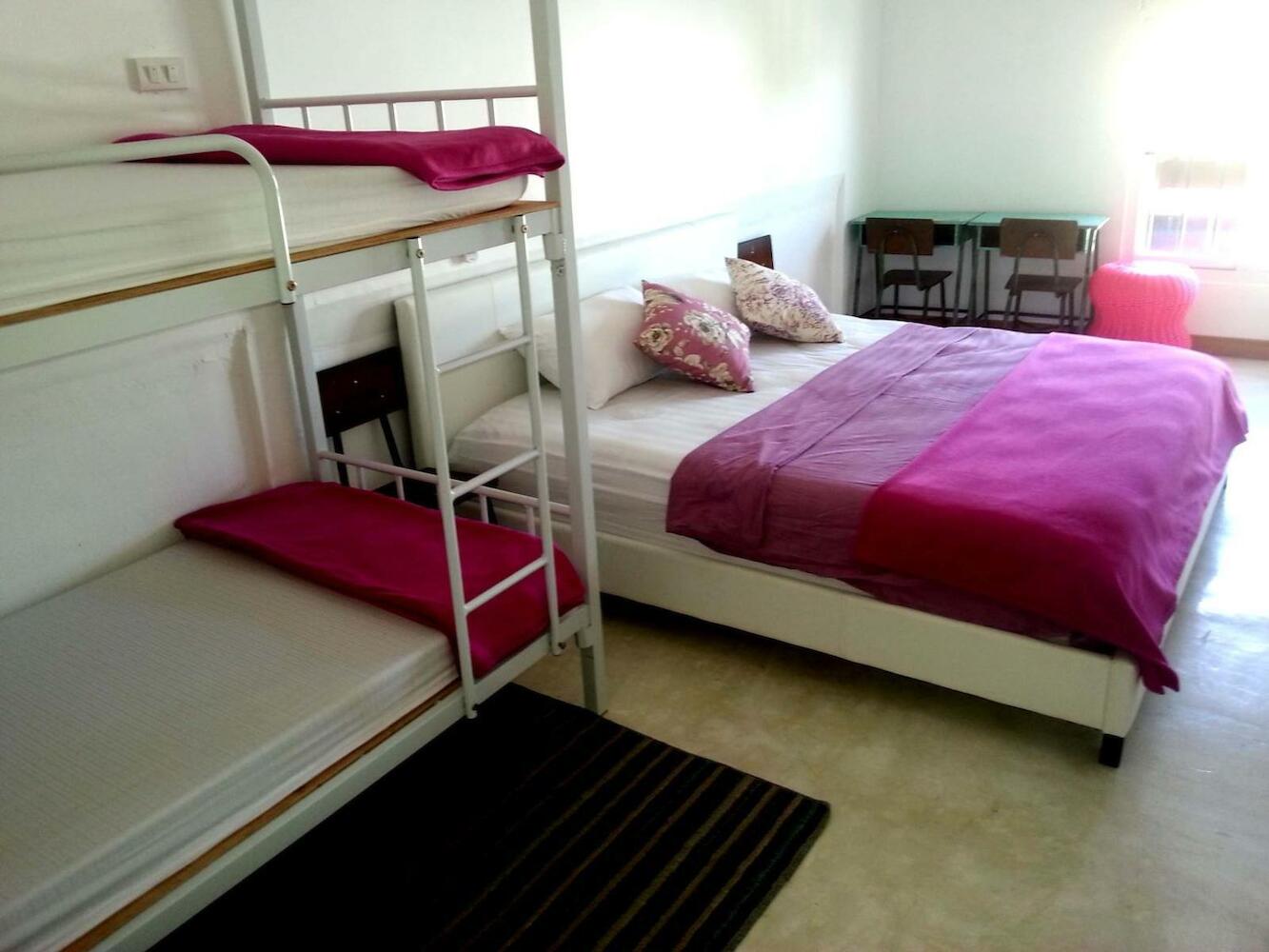 Ploy Hostel, Bangkok