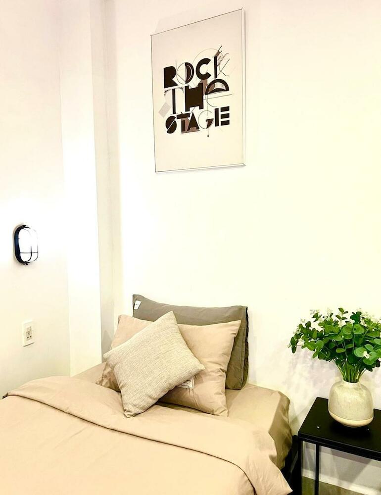 Midmost Boutique Hostel