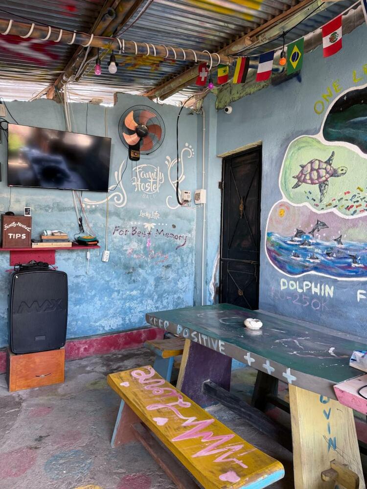 Family Hostel, Lovina Beach
