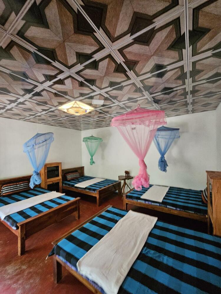 Sigiri Birds Hostel