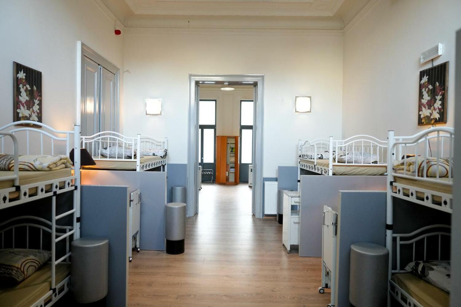 Your Hostel (midi Station), Brussels